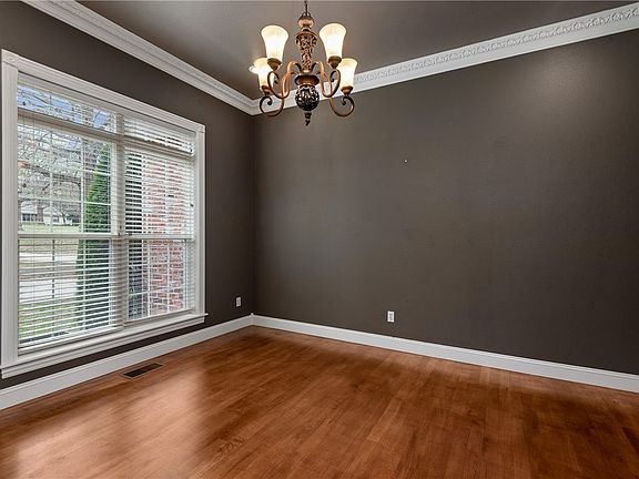 5th image of 1629 Clover Hill Rd