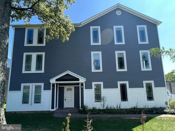 2623 Stenhouse Pl, Dunn Loring, VA 22027