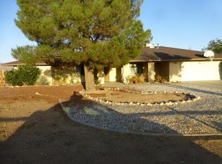 15685 Washoan Rd, Apple Valley, CA 92307