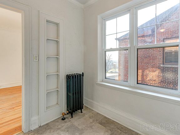 5th image of 2258 W Grand Blvd #1