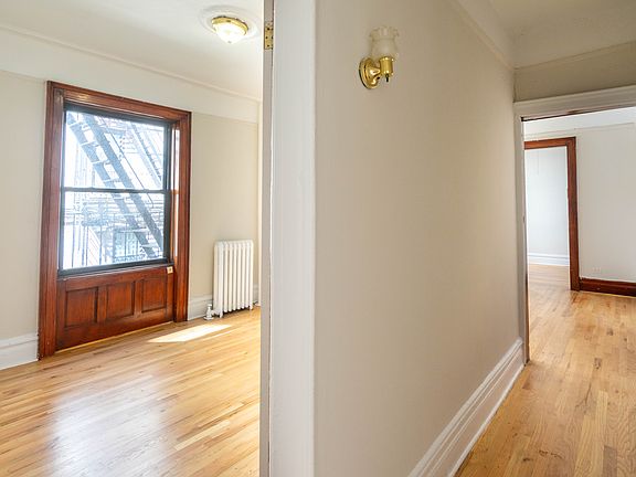 4th image of 189 Claremont Ave APT 31