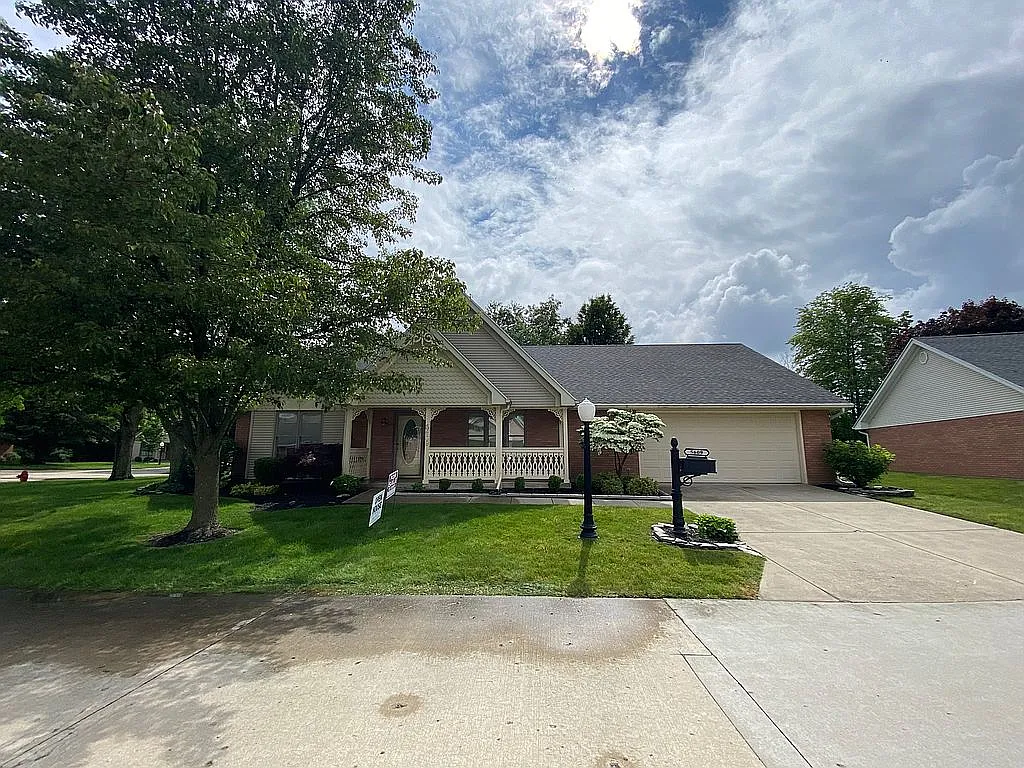 5609 Victorian Way photo 1