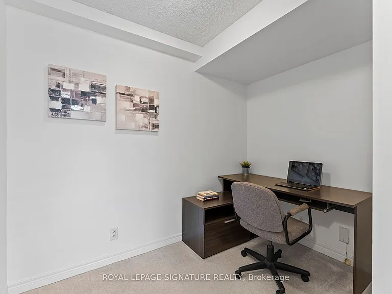212 Eglinton Ave E #1411 — Photo 12