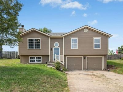 1911 Chestnut Dr, Pleasant Hill, MO, 64080