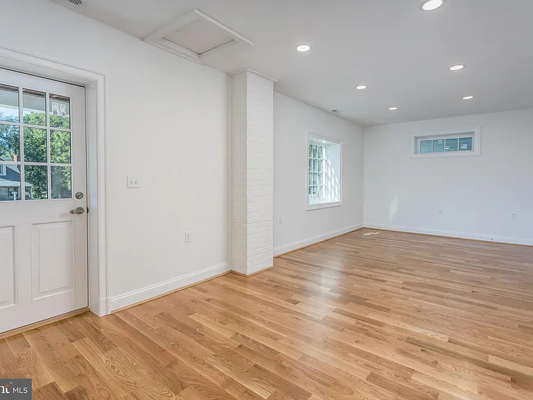 18 Huntingdon Ln — Photo 16