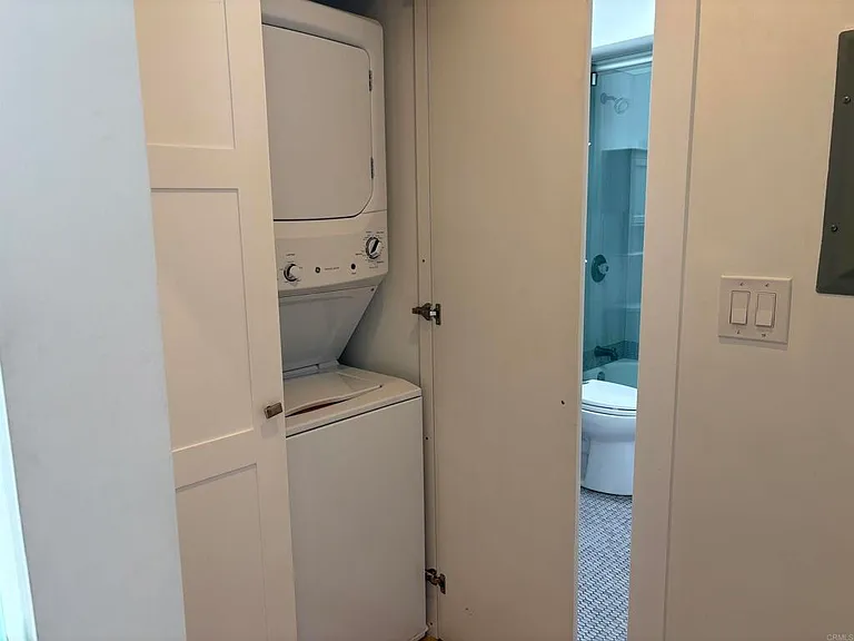 455 Orange Ave #C — Photo 11