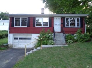 28 Cross St, Danbury, CT 06810