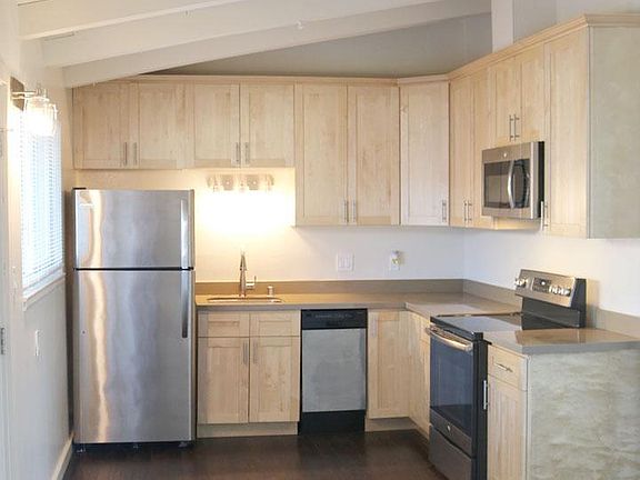 3rd image of 2412 Palmetto Ave #3