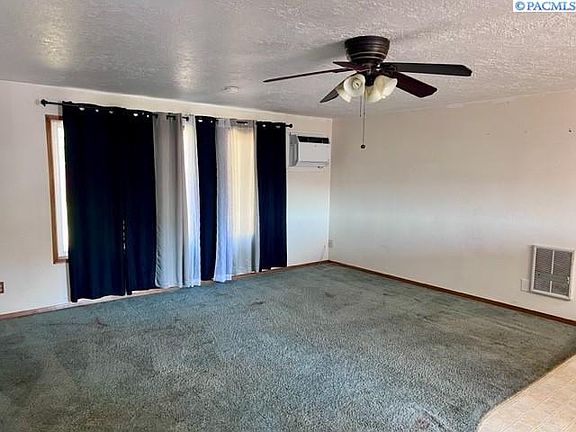 4th image of 154 Carswell Dr