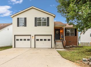 102 Edgehill Ln, Hendersonville, TN 37075