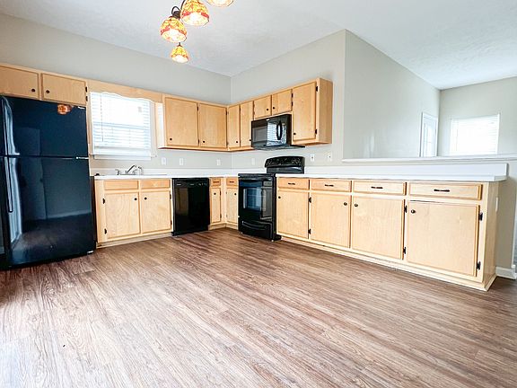 3rd image of 2743 Pepperdine Dr
