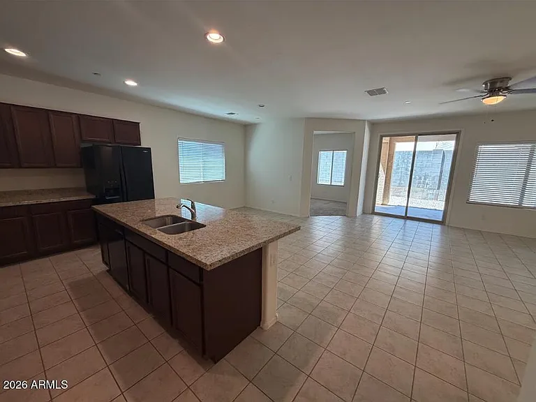 21144 W Cypress St — Photo 3