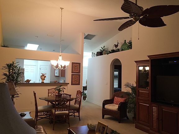 4th image of 480 Moray Pl