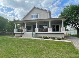 118 Waterfront Dr, Mabank, TX 75156