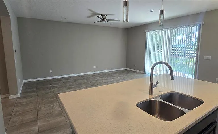 7564 Bishop Square Dr — Photo 18