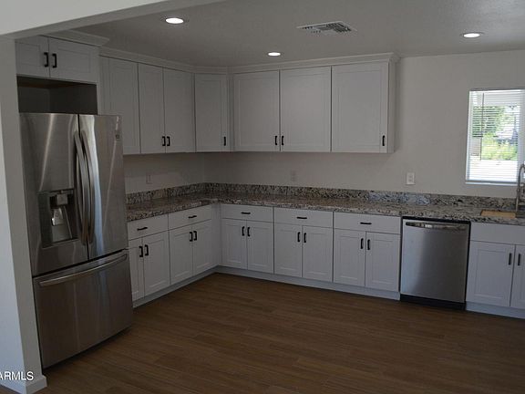 Brand New Kitchen - granite, cabinets & stainless steel appliances all new