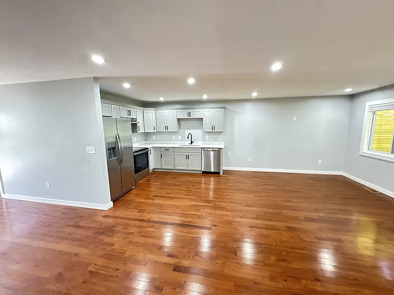 48 Charterhouse Ave — Photo 14