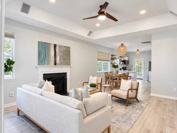 1250 Falling Moss Dr, Mount Pleasant, SC 29466