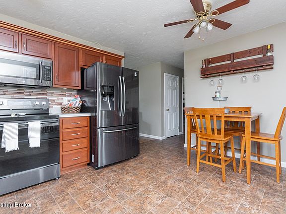 3rd image of 229 Misty Brooke Dr