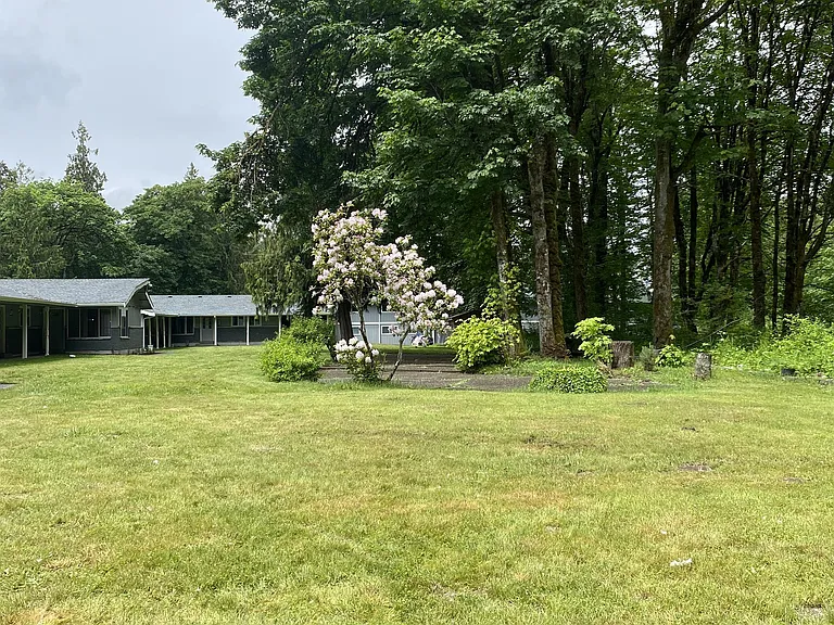 Riverside Manor — Photo 55