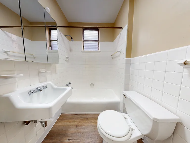 413 Pine St #2R — Photo 6