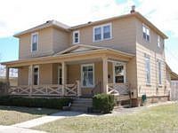1st image of 624 E Chapin St