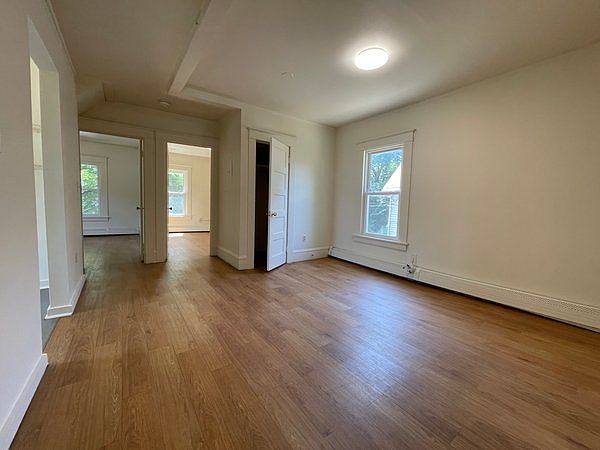 living room/dining area