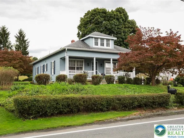 6373 Chestnut St, Zionsville, PA 18092