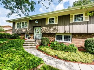 1745 Trafalgar Dr, Saint Joseph, MI 49085