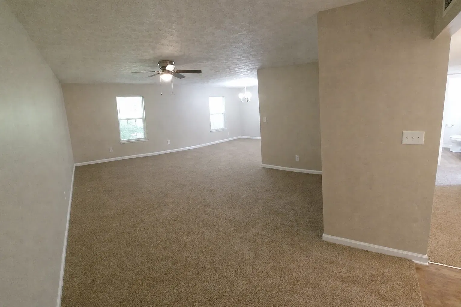 2 bed, 1000 sqft, $1,150 — Photo 4
