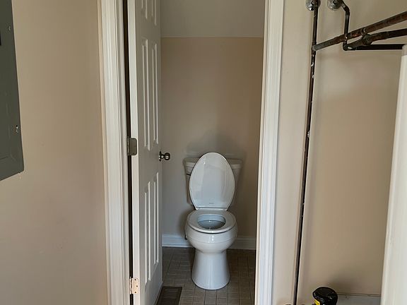 5th image of 5554 Deerborn Ave