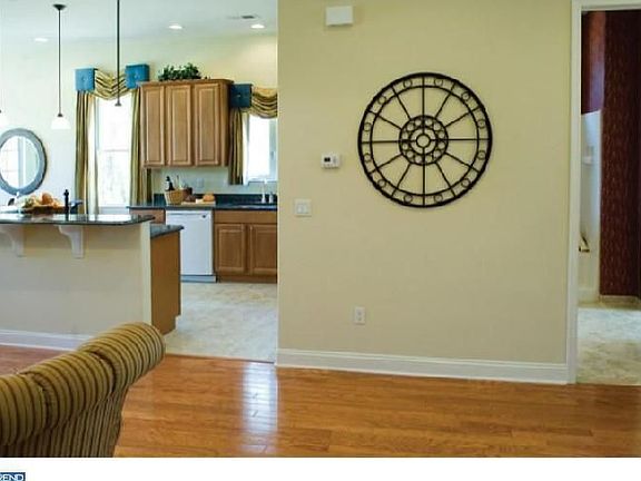4th image of 3 Sylvia St