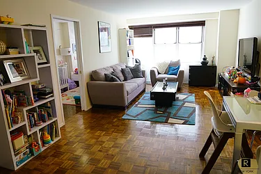 Rented by R New York