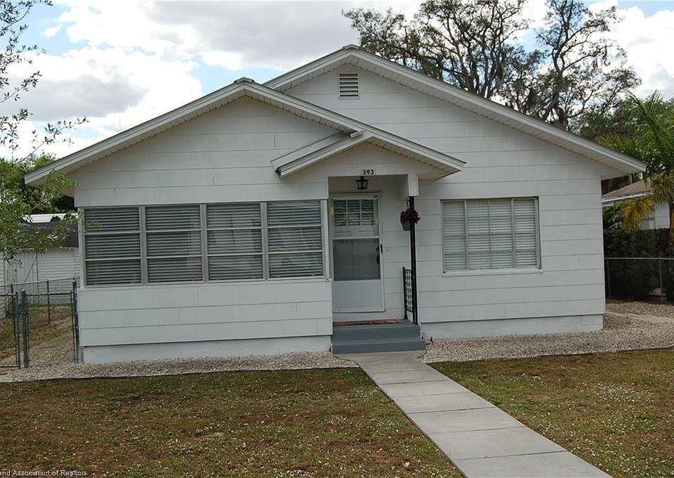 1st image of 393 Poinsettia Ave