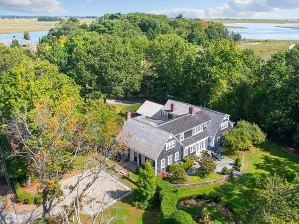 39 Bay Pond Rd, Duxbury, MA 02332