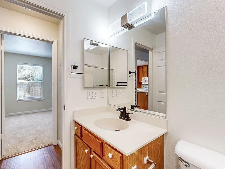 1211 Hidden Creek Pl — Photo 16