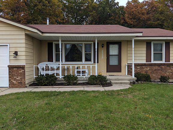4th image of 2352 Cloverly Dr NW