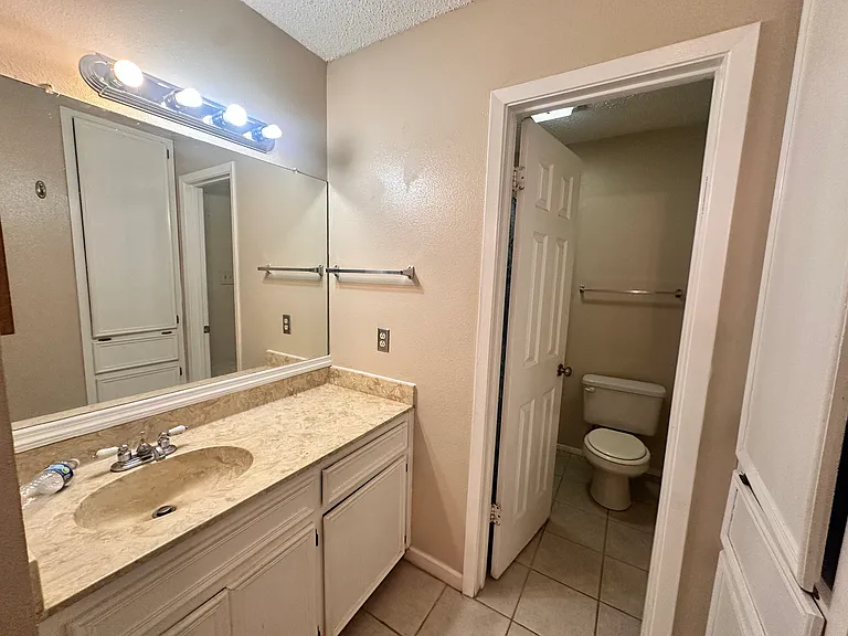 1020 Royal Vista Dr — Photo 6