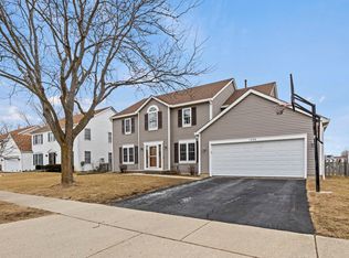 1459 Ashwood Dr, Elgin, IL 60123