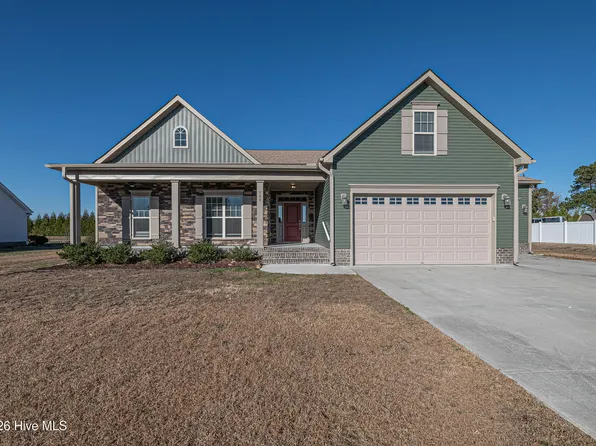 984 Whiskey Court, Grimesland, NC 27837