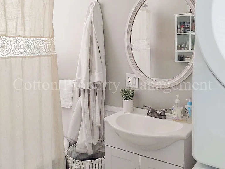 518 Grace St #C — Photo 6