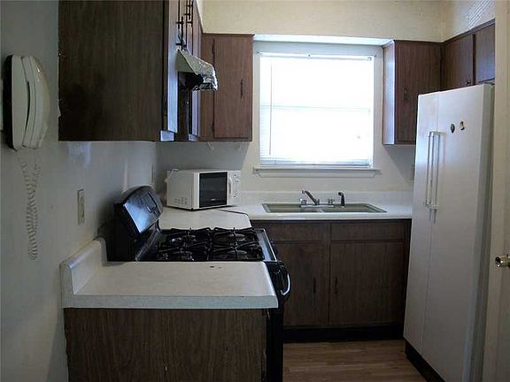 4th image of 132 Northwood Dr