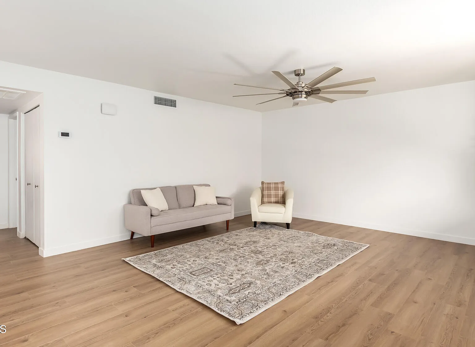2 bed, 2.0 bath, 936 sqft, $1,795 — Photo 3