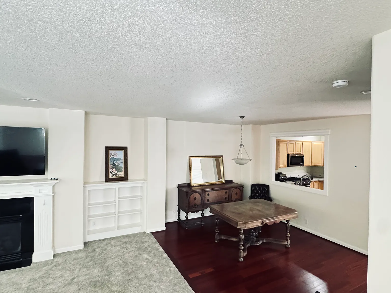 3 bed, 3.5 bath, 2200 sqft, $2,950 — Photo 2