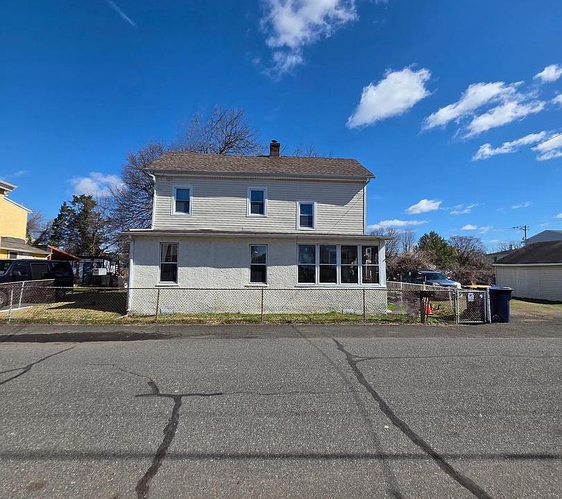 2nd image of 732 Brown St