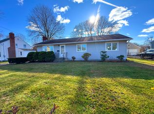 121 Richfield Rd, Bridgeport, CT 06606