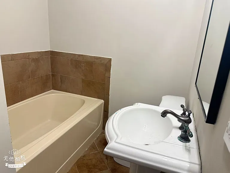 2127 Silverdale Rd — Photo 10