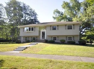 38 Meadow Dr, Middleton, MA 01949
