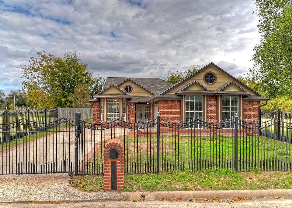 1st image of 17006 Flowerfield Ln