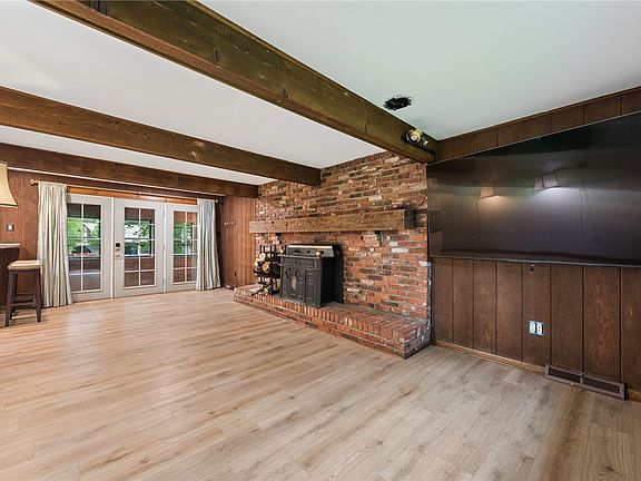 4th image of 22 Buzzardtown Rd